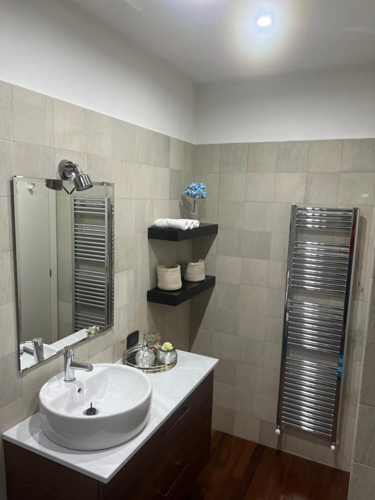 B&B Resilienza - Camera Privata Con Bagno Lecco Exterior foto