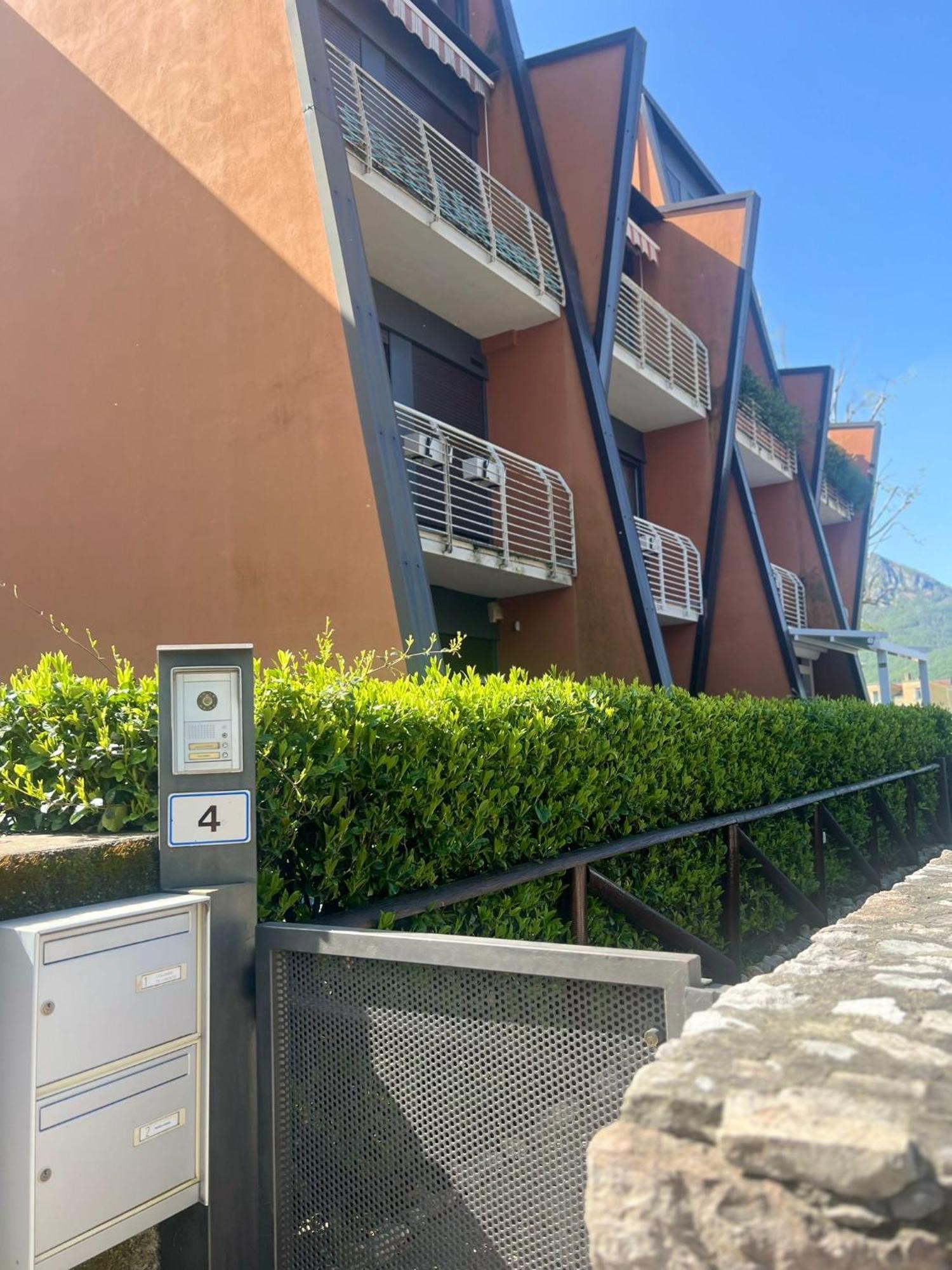 B&B Resilienza - Camera Privata Con Bagno Lecco Exterior foto